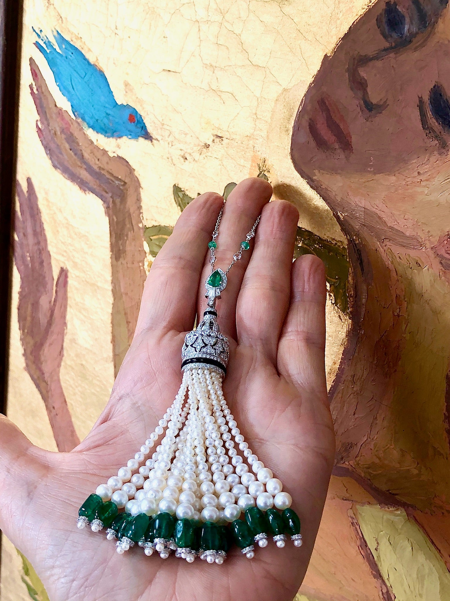 Emerald Top Hat Tassel 18K White Gold Necklace