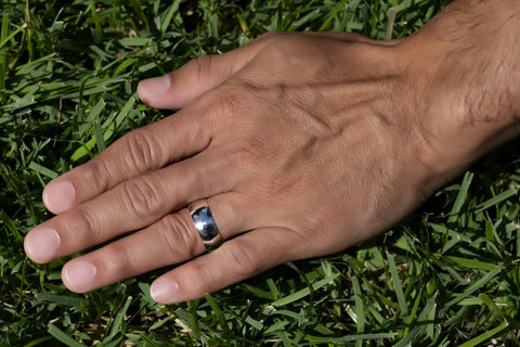 8mm ring width on man's hand