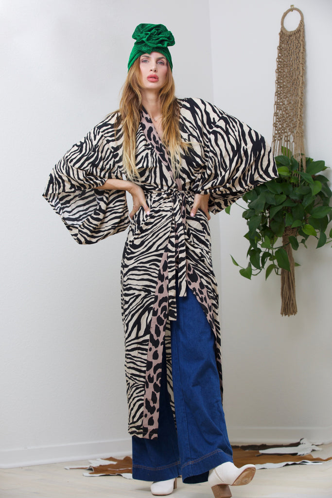 Six Stylish Ways to wear your SKOVA KIMONO!