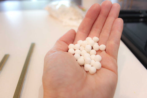 A handful of tapioca pearls 