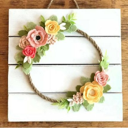 felt flower pallet sign