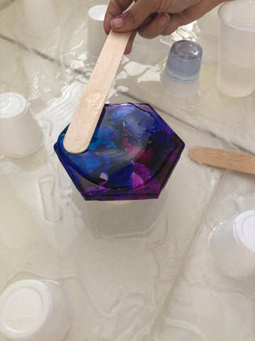 how to use resin for coasters