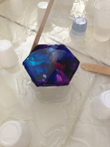 how to use resin for coasters