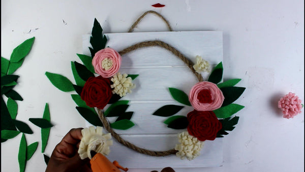 DIY FELT FLOWER SIGN