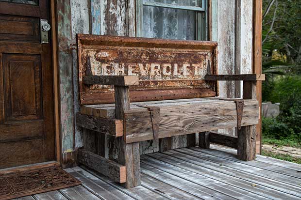 10 Truck Tailgate Benches – Real Country Ladies