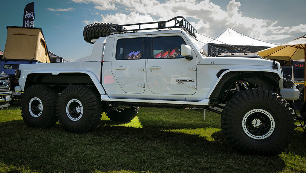 custom 6-wheel Jeep Gladiator