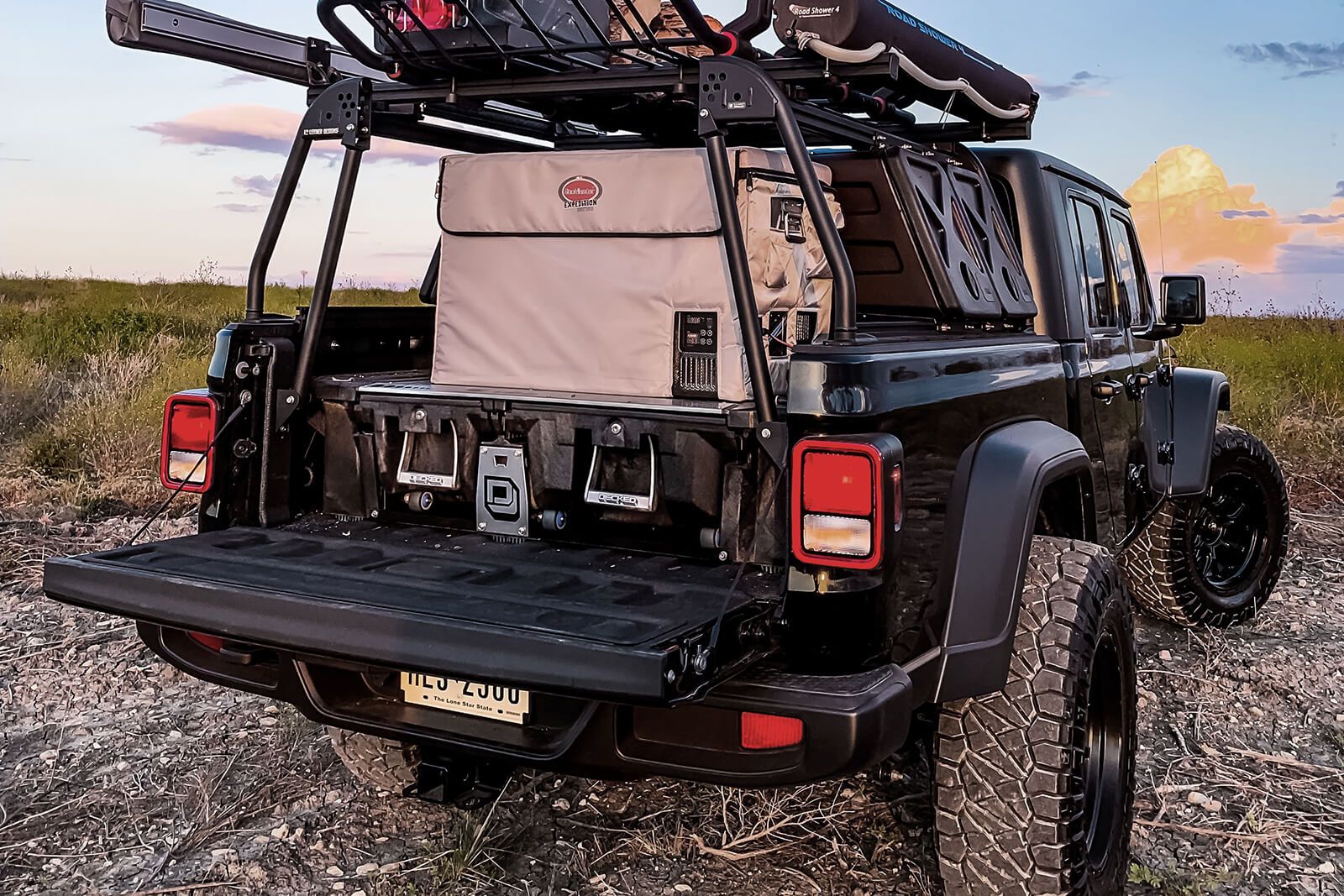 Jeep Gladiator Truck Bed Storage System: Truck Bed Drawers | DECKED Truck  Accessories