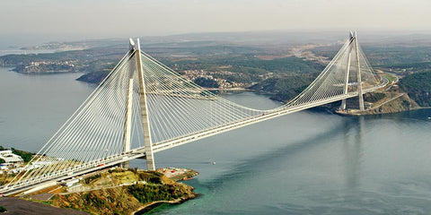 diagonal braces in a bridge