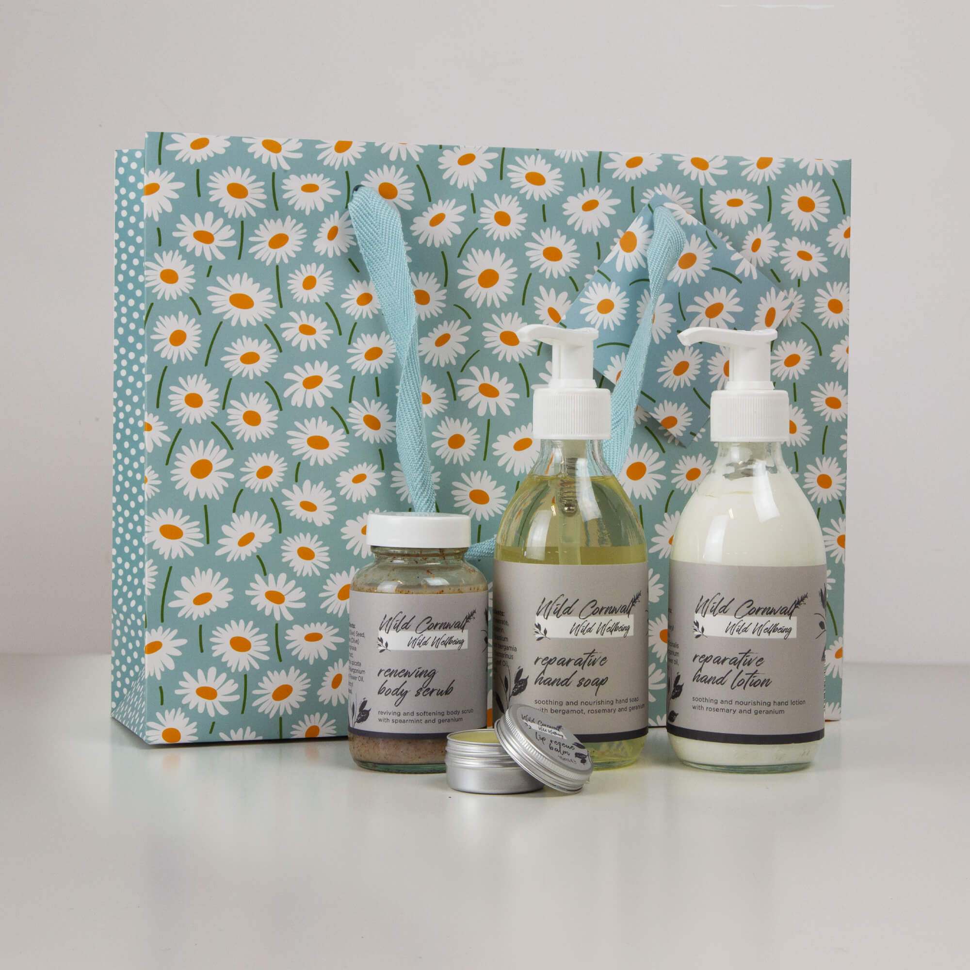 An image of Wild Cornwall Foragers Gift Set Whistlefish