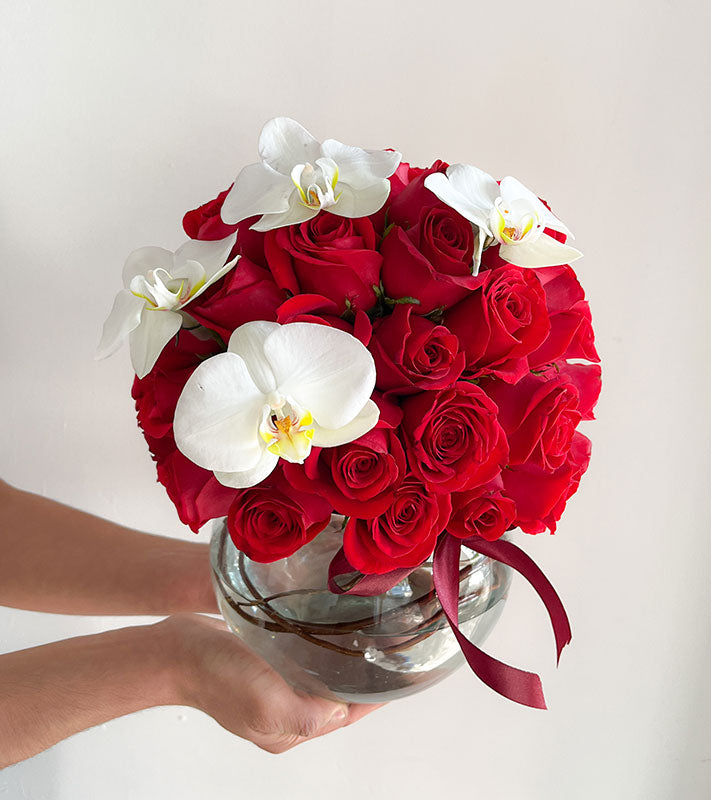 Envía flores a domicilio - Arreglo de primavera con rosas