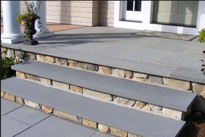 Mountain Bluestone Sandstone Tread - Flamed