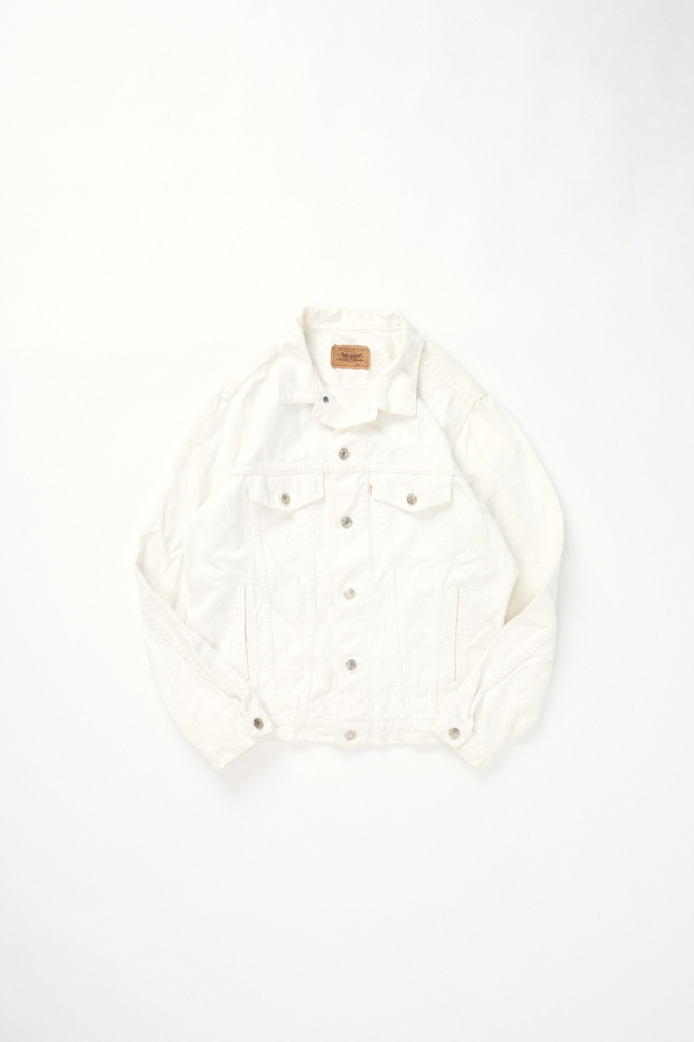 Levi's white tab denim jacket (L) — Livid