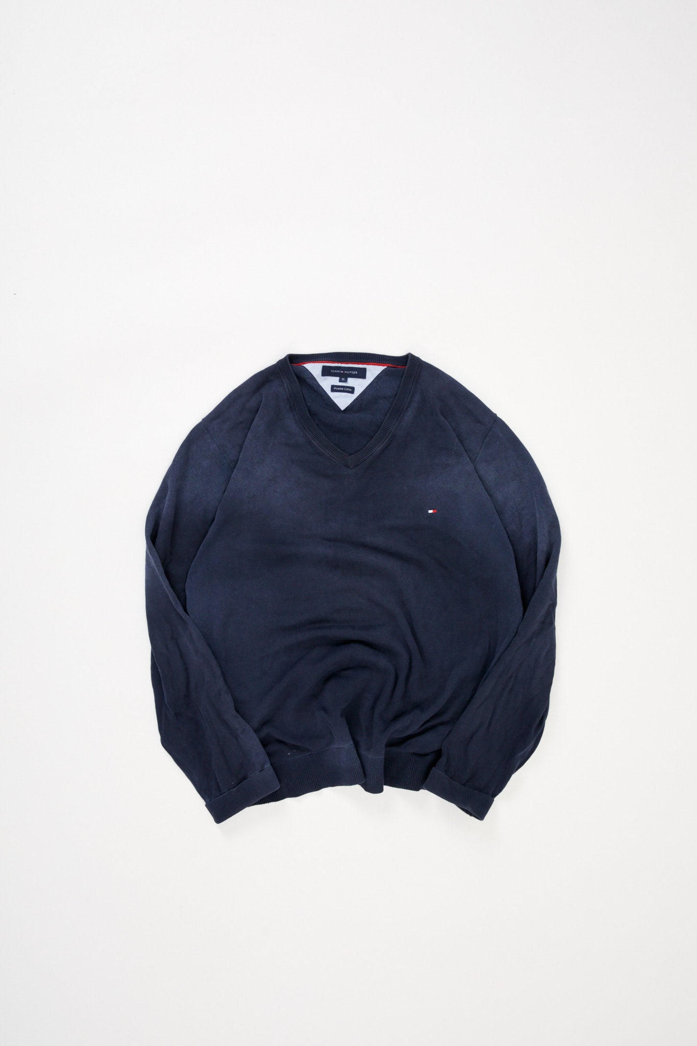 image of Tommy Hilfiger V-neck sweater (L)