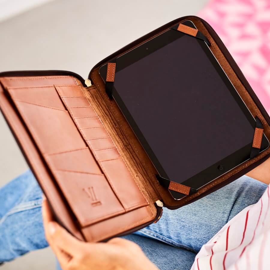 Handmade Range of Leather Ipad Covers, Cases and Bags.