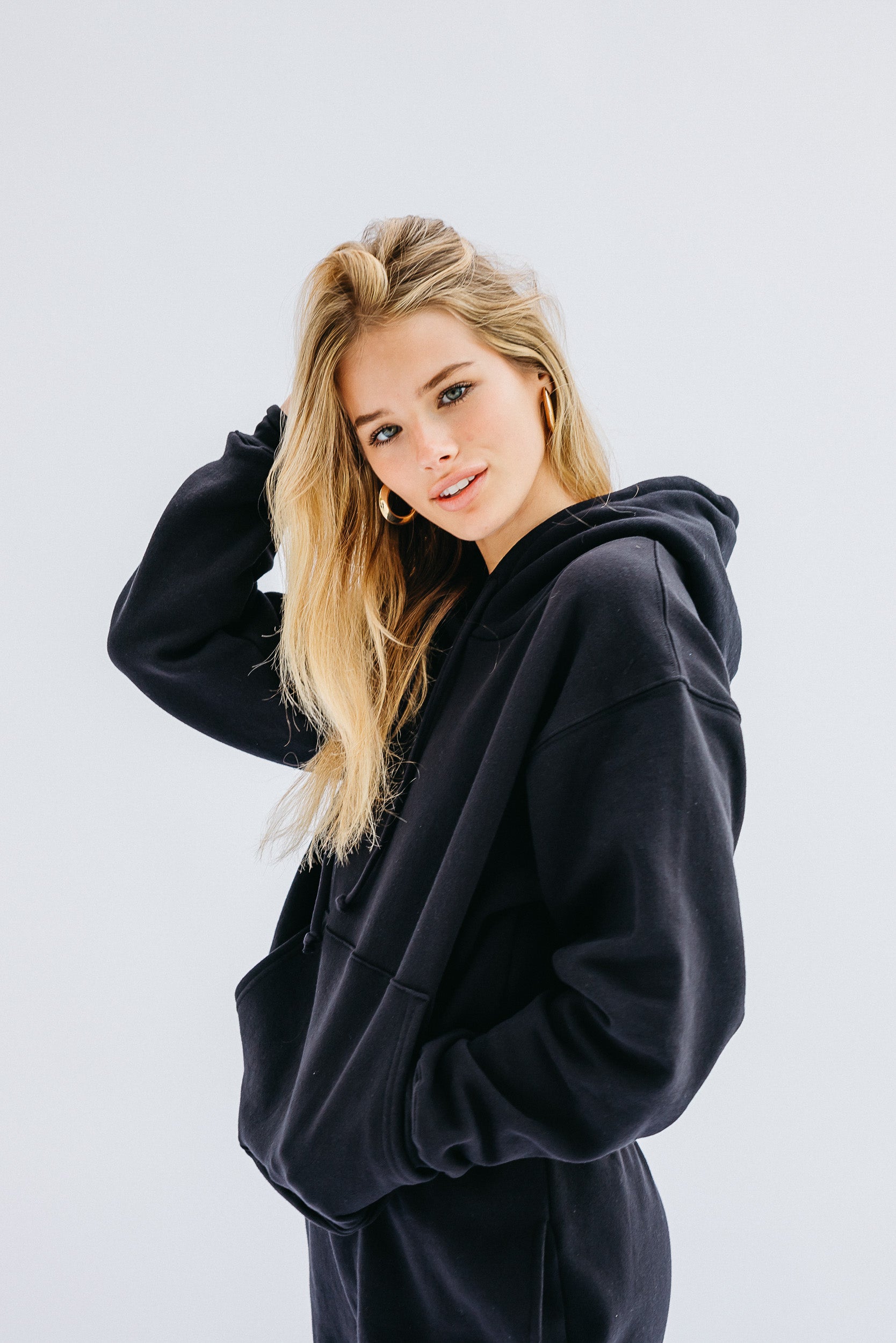 ULTRALUX Ana Hoodie - Black