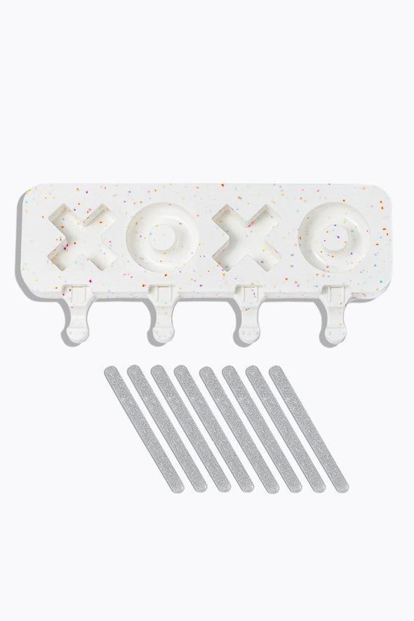 https://cdn.shopify.com/s/files/1/1399/2331/products/serena-xo-cakesicle-mold-incrementing-number-fancy-sprinkles-133853_590x.jpg?v=1672367688