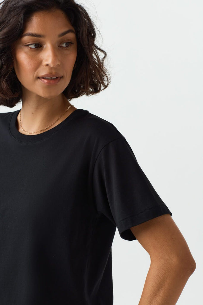 The Boxy Cropped Tee – VETTA