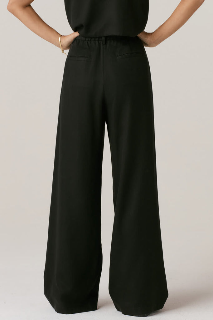 The Wide Leg Trouser – VETTA