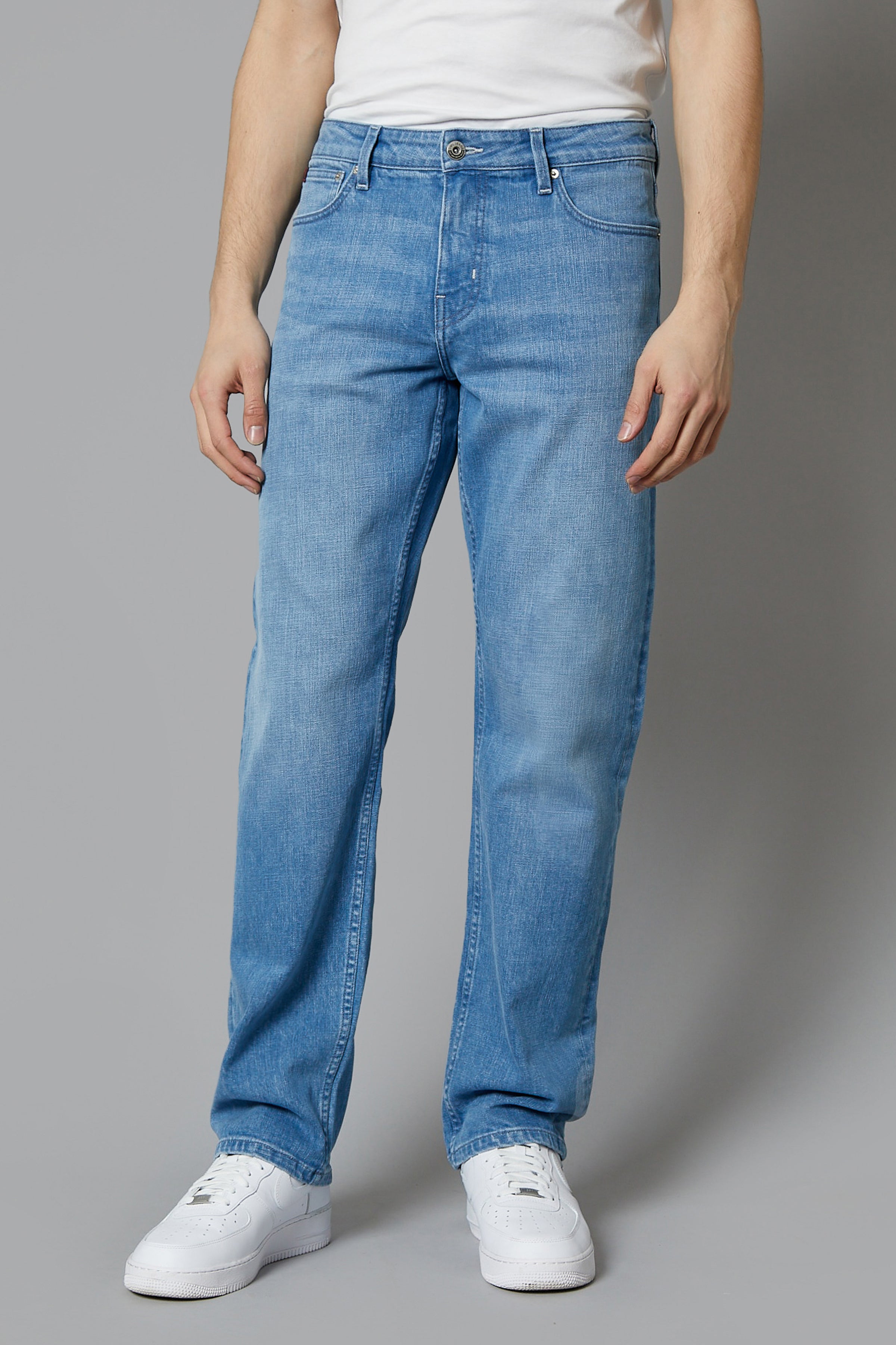 MONTANA Loose Fit Jeans In Light Blue | DML Jeans