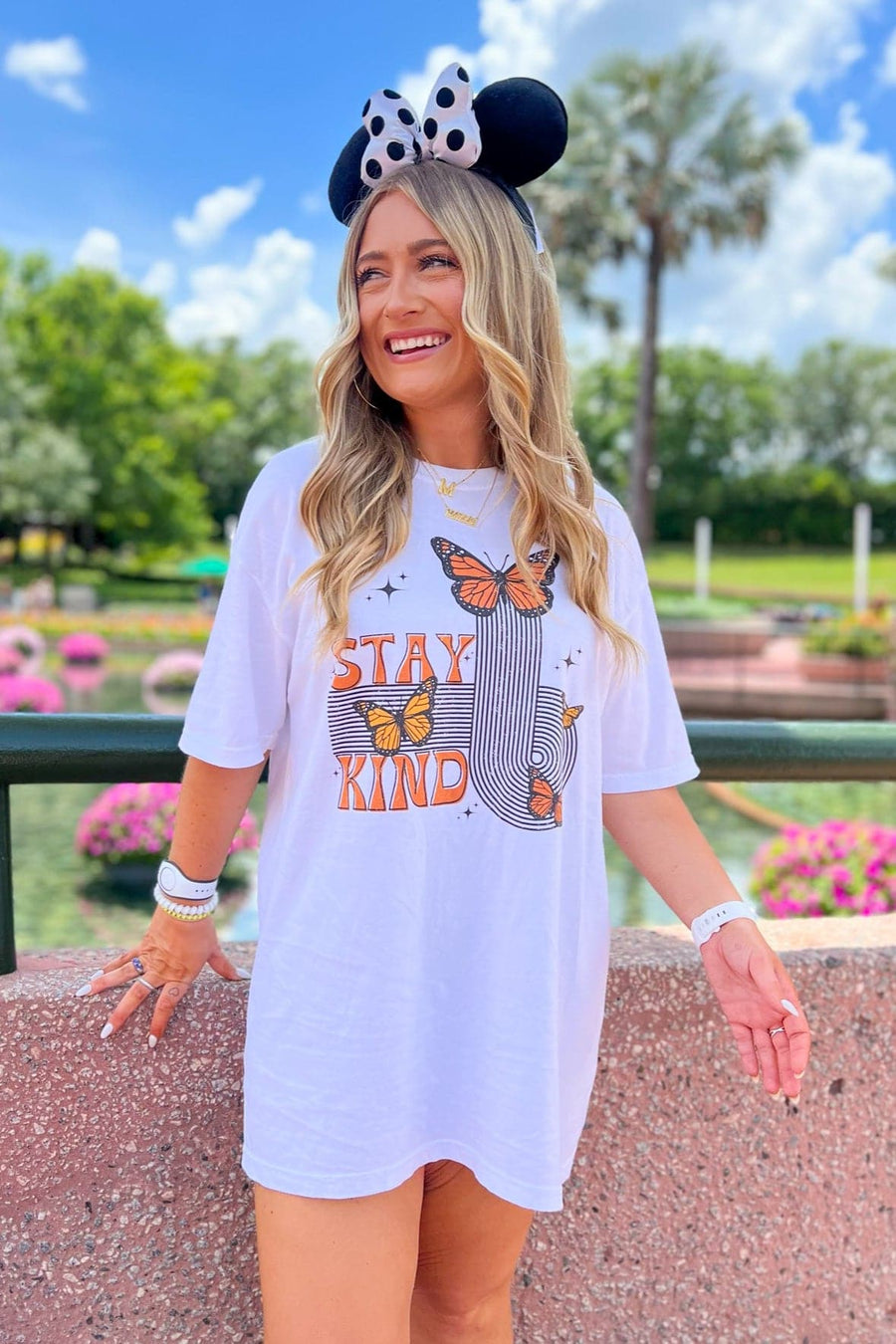  Stay Kind Butterfly Vintage Oversized Graphic Tee - kitchencabinetmagic