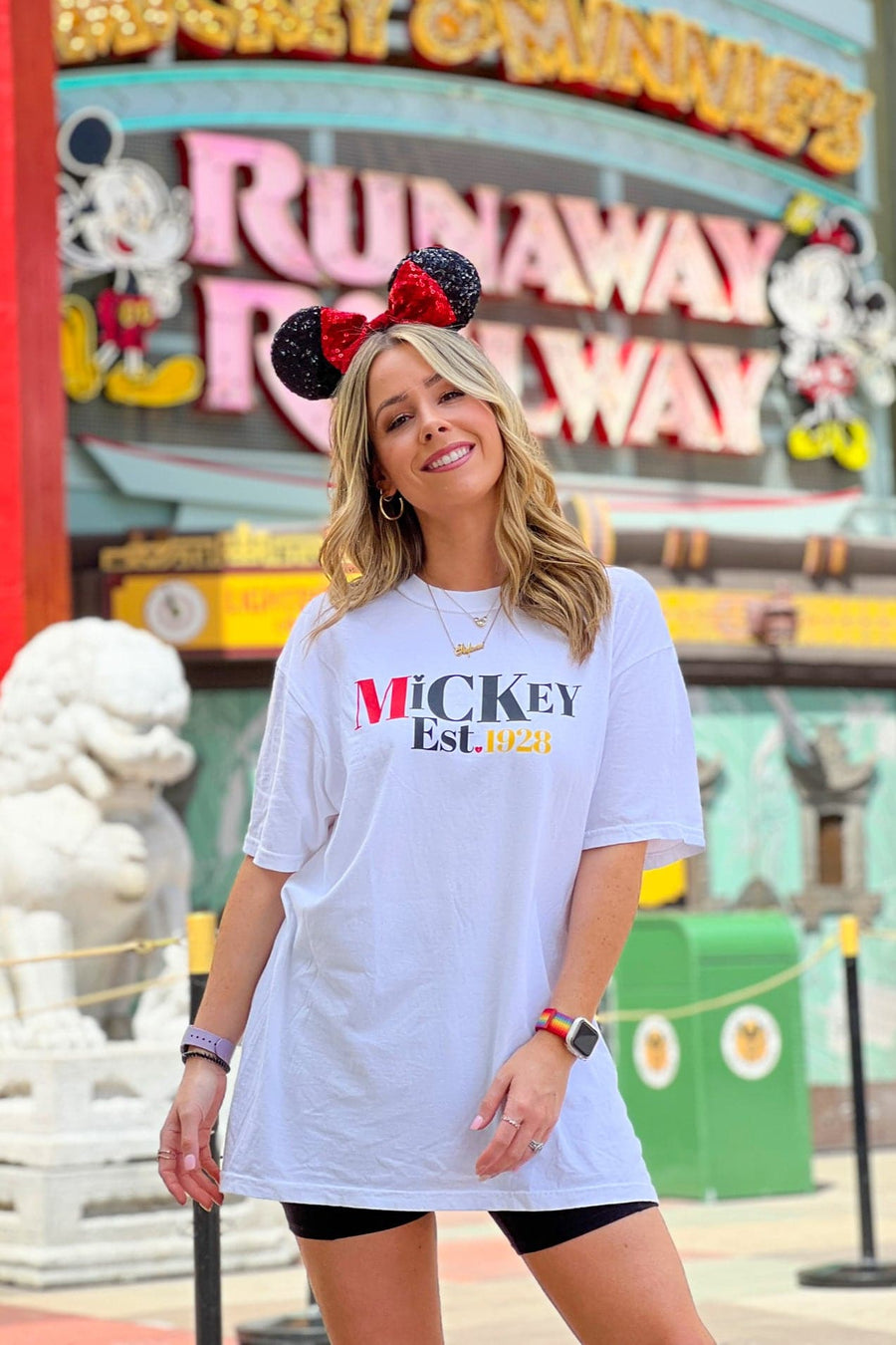 SM / White Mickey Est. 1928 Retro Graphic Tee - kitchencabinetmagic