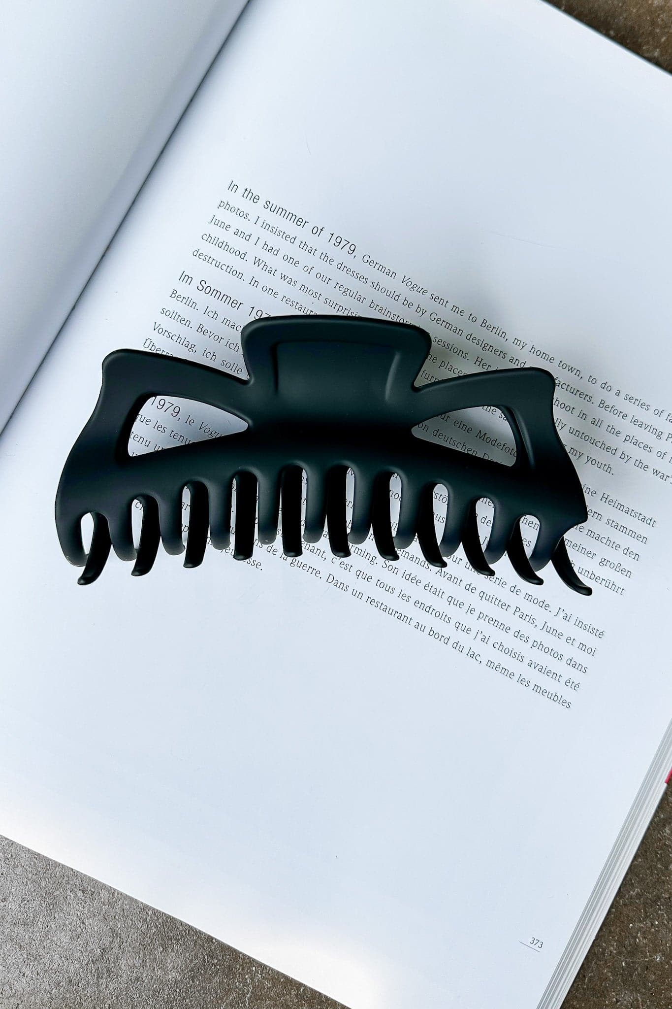 Black Holding it Together Oversized Hair Clip | PREORDER - kitchencabinetmagic