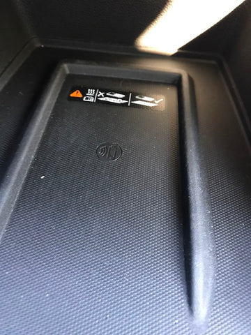 Why Are There are So Many Issues with In-Car Wireless Charging?