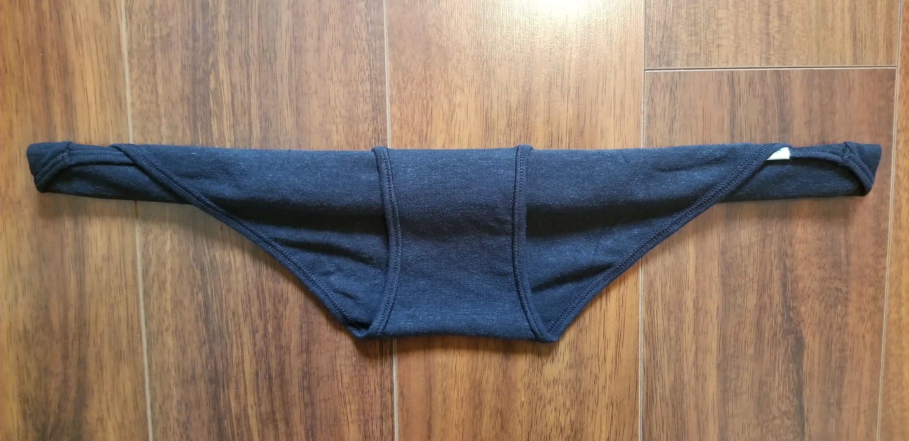 HOW TO RANGER ROLL UNDERWEAR 1: LAY UNDERWEAR 2: FOLD of your FLAT