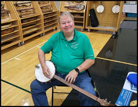 dave haas at folkcraft display kmw 2023