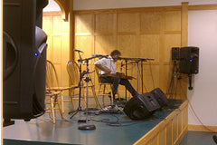 Neal Hellman performing at a Folkcraft dulcimer festival in 2015