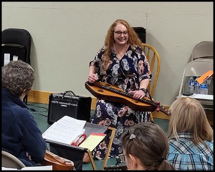 wendy songe teaching folkcraft second saturday clinic