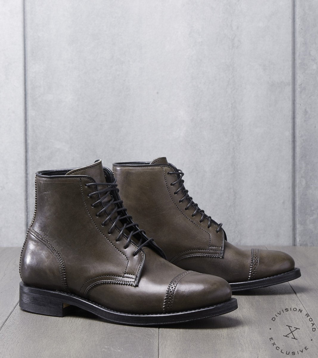 wings and horns officer boot