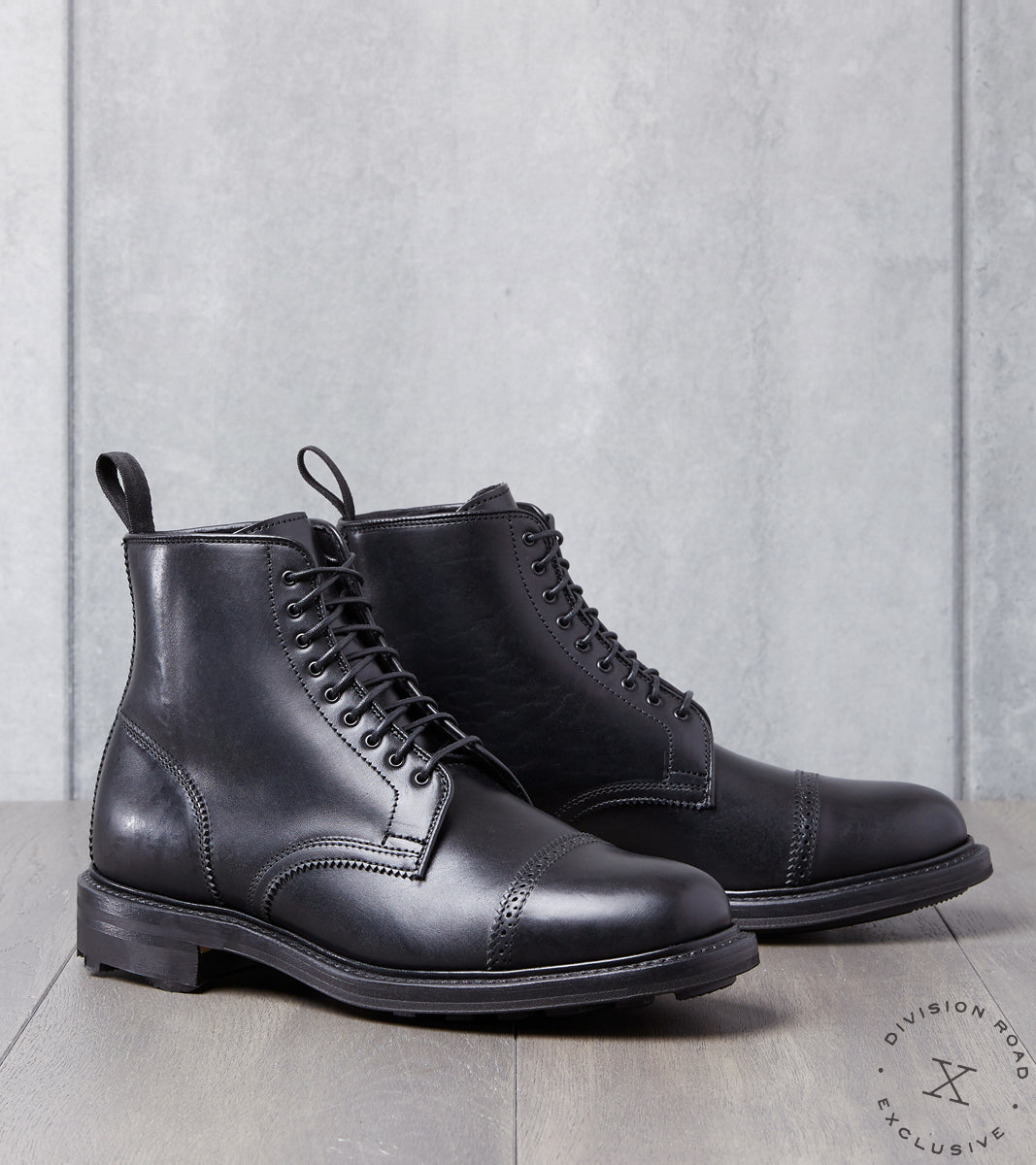 wings and horns officer boot