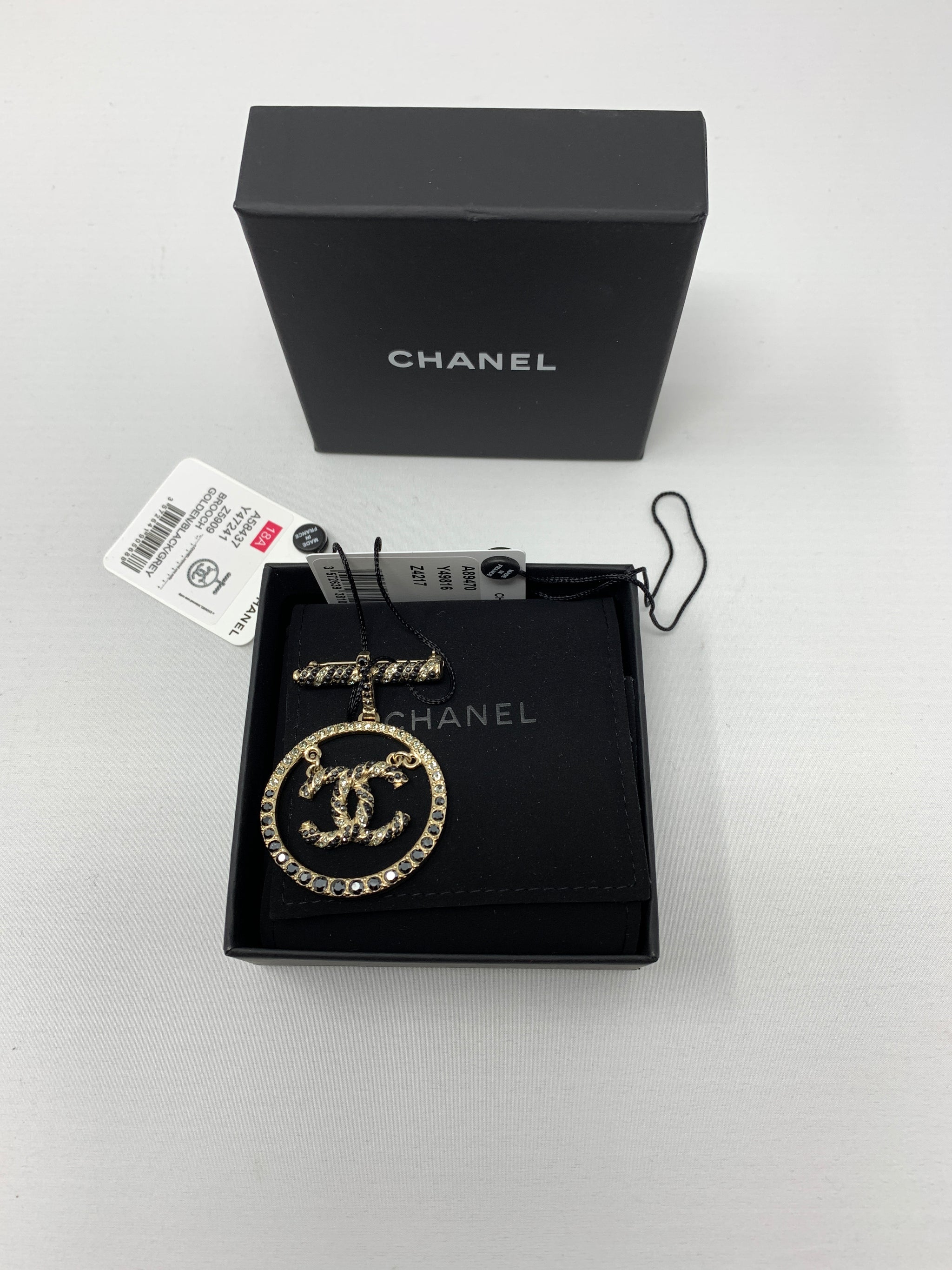 Chanel Strass Anchor Marine CC Brooch! - New Neu Glamour | Preloved  Designer Jewelry, Shoes & Handbags.