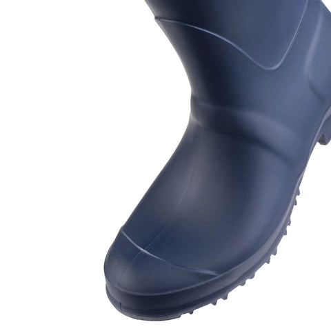 Close up of the toe area of the Cotswold Sandringham Wellies in navy against a white background