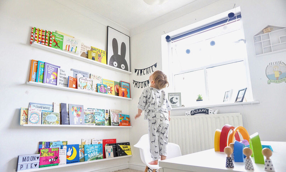 wall bookshelf for nursery