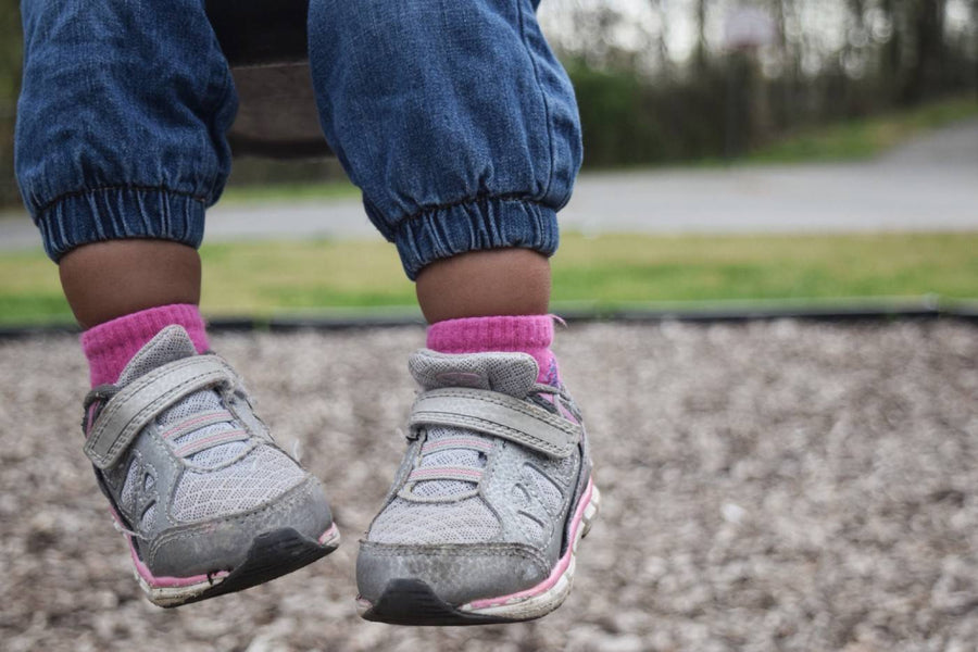 when-do-babies-need-shoes-happiest-baby