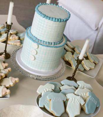 Spring baby shower idea: Gingham baby shower