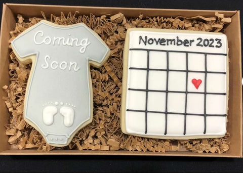 Best friend pregnancy announcement cookies