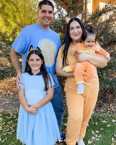 Official Bluey TV on Twitter  Family themed halloween costumes, Family  halloween costumes, Family halloween