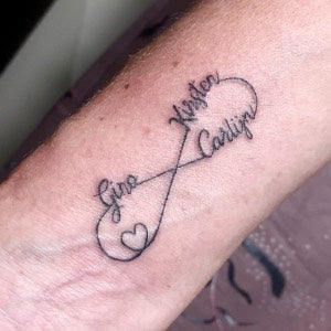 Tattoo ideas for parents: family names tattoo