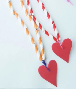 Valentine's Day craft for toddlers: necklace