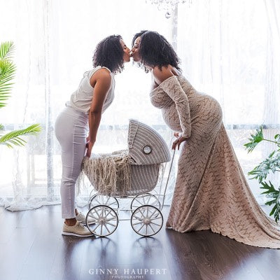 best maternity photo ideas: with an heirloom