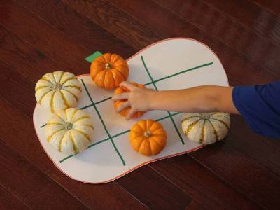 pumpkin tic-tac-toe halloween game for toddlers and preschoolers