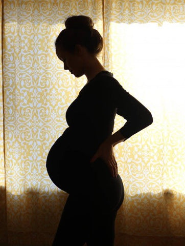 best maternity photo ideas: silhouette