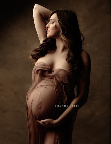 best maternity photo ideas: the wet look