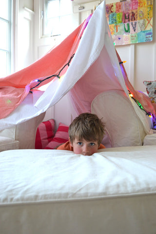 winter activities blanket fort