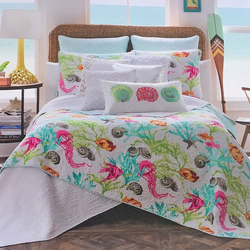tropical bedding sets - Small Space Decorating Tricks Southern Living
