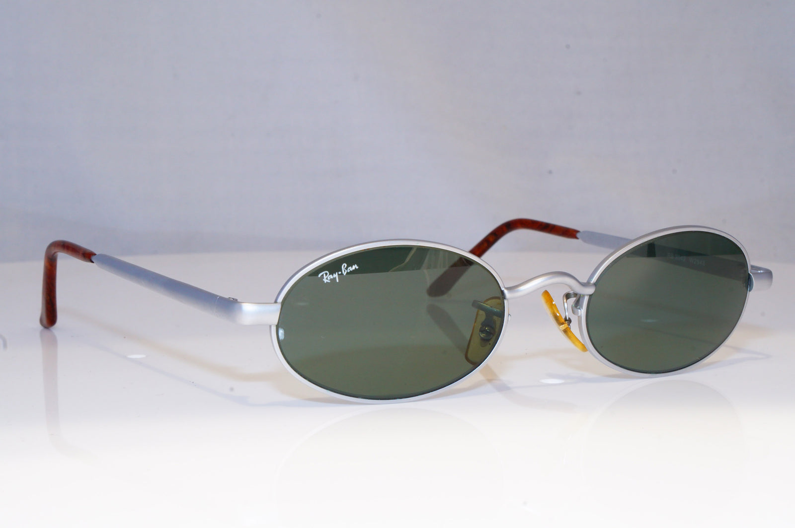 RAY-BAN Mens Vintage 1990 Designer Sunglasses Silver Oval RB 3042 W294 –  SunglassBlog