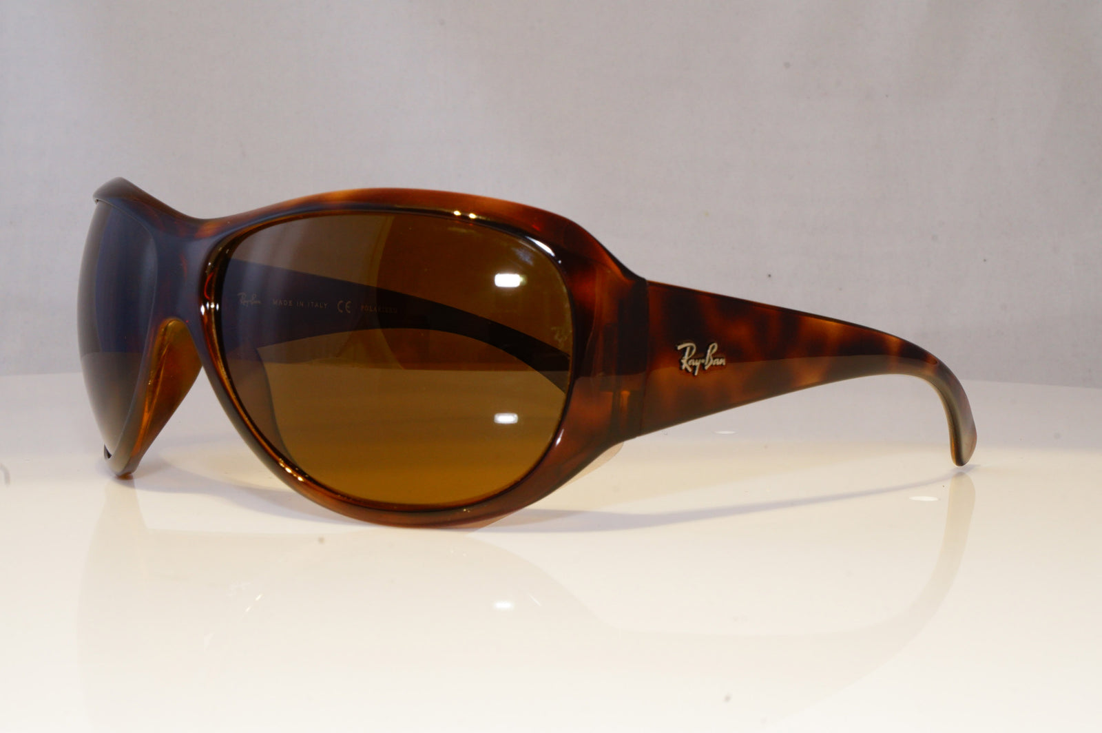 ray ban 4104